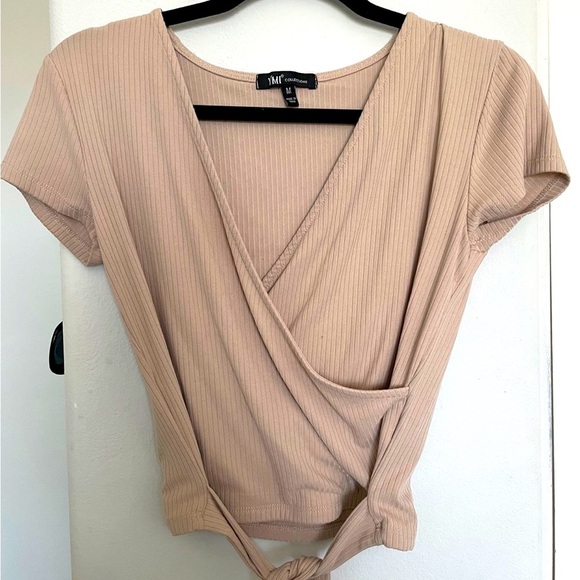 YMI Collections Size Medium Women’s Top - Picture 1 of 3